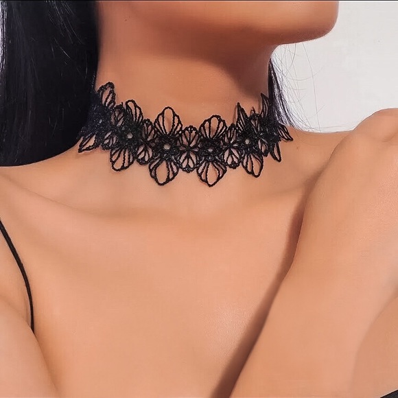 ⚜️𝟯𝟬%𝗢𝗙𝗙 𝗯𝘂𝗻𝗱𝗹𝗲𝘀 𝟯+⚜️ NEW Wide Lace Floral Thick Choker - Picture 5 of 14
